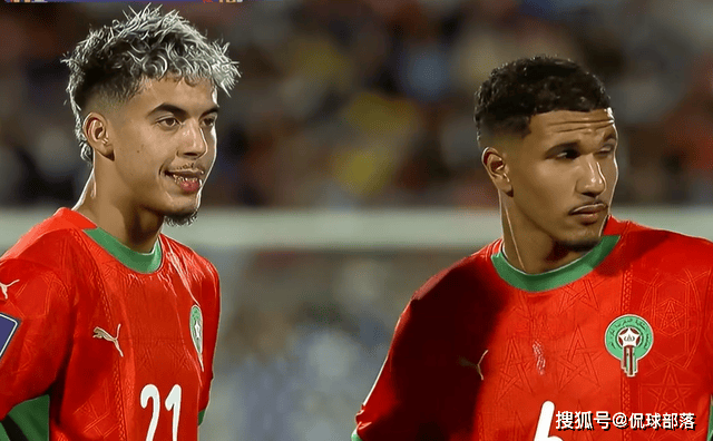 晋级淘汰赛, 年夺冠的加 晋级淘汰赛, 年夺冠的加