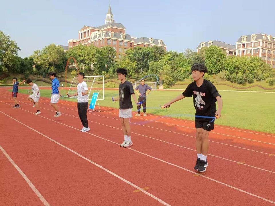 的深入实施 的深入实施